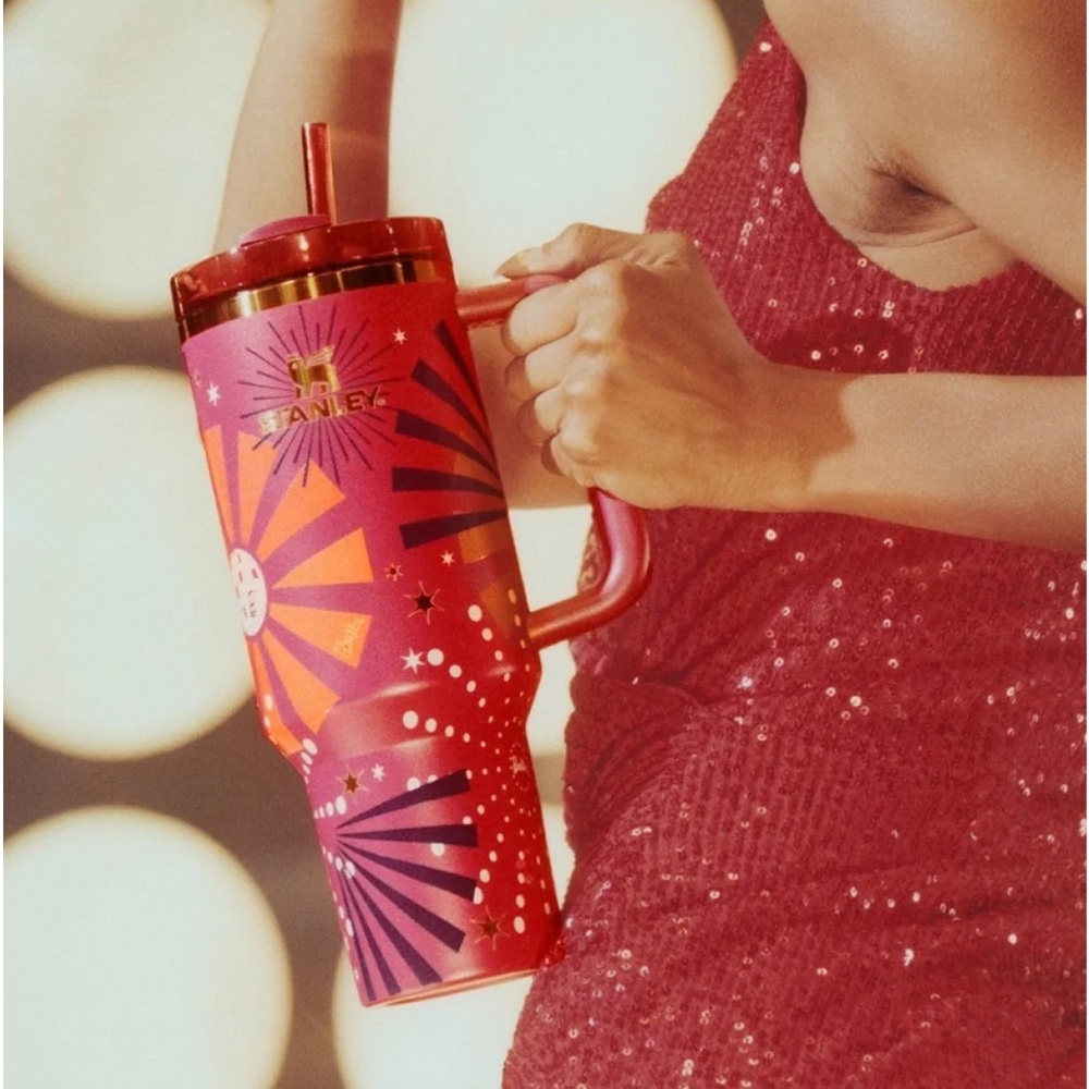 IN HAND!!! NIB Stanley x Barbie Flowstate Quencher 40oz Tumbler 80s Dynamite - Picture 4 of 5